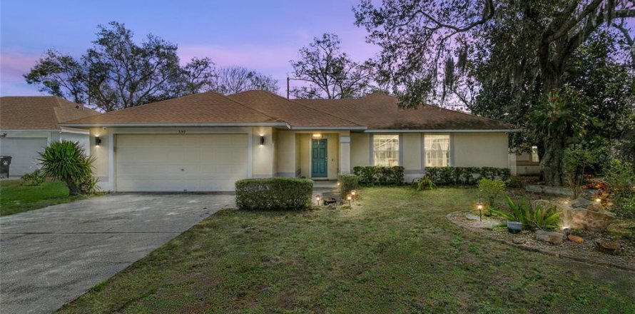 House in Orlando, Florida 3 bedrooms, 117.89 sq.m. № 1769587