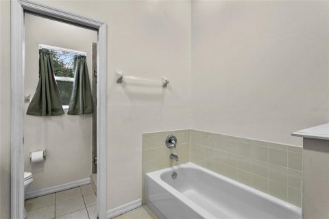 House in Orlando, Florida 3 bedrooms, 117.89 sq.m. № 1769587 - photo 26