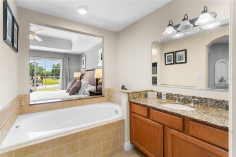 Condominio en venta en Four Corners, Florida, 3 dormitorios, 197.32 m2 № 1723996 - foto 9