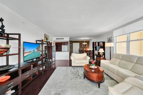 Condominio en alquiler en Hollywood, Florida, 2 dormitorios, 111.3 m2 № 1937558 - foto 15