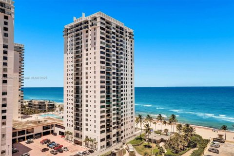Condominio en alquiler en Hollywood, Florida, 2 dormitorios, 111.3 m2 № 1937558 - foto 5