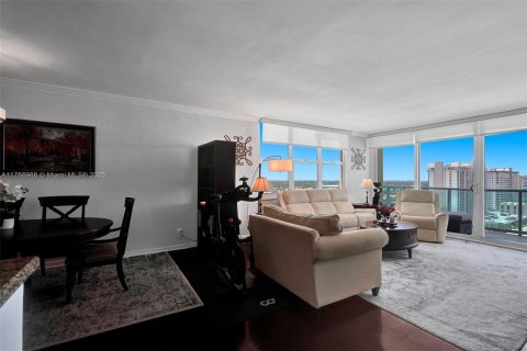 Condominio en alquiler en Hollywood, Florida, 2 dormitorios, 111.3 m2 № 1937558 - foto 21