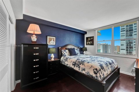 Condominio en alquiler en Hollywood, Florida, 2 dormitorios, 111.3 m2 № 1937558 - foto 29