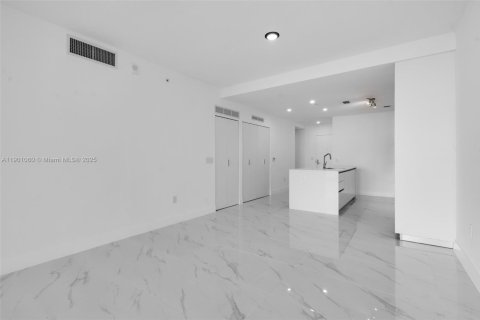 Condominio en venta en Miami, Florida, 2 dormitorios № 1952241 - foto 15