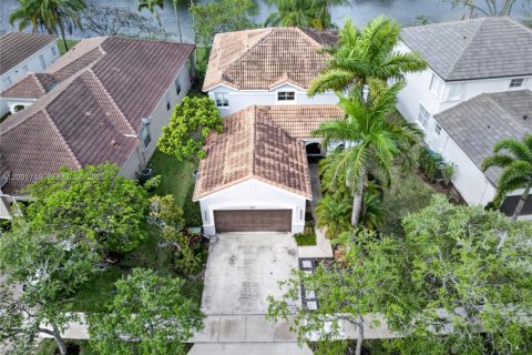 Casa en venta en Weston, Florida, 4 dormitorios, 208.1 m2 № 2065899 - foto 2