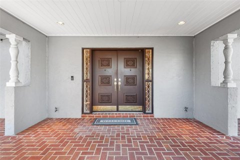 House in Lakeland, Florida 4 bedrooms, 340.02 sq.m. № 2140942 - photo 8