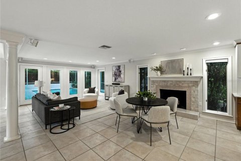 House in Lakeland, Florida 4 bedrooms, 340.02 sq.m. № 2140942 - photo 26