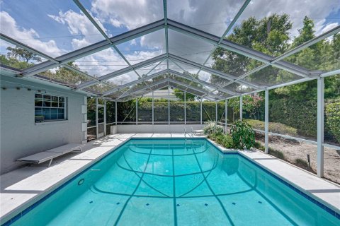 House in Lakeland, Florida 4 bedrooms, 340.02 sq.m. № 2140942 - photo 4