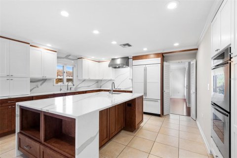 House in Lakeland, Florida 4 bedrooms, 340.02 sq.m. № 2140942 - photo 22
