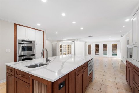House in Lakeland, Florida 4 bedrooms, 340.02 sq.m. № 2140942 - photo 21
