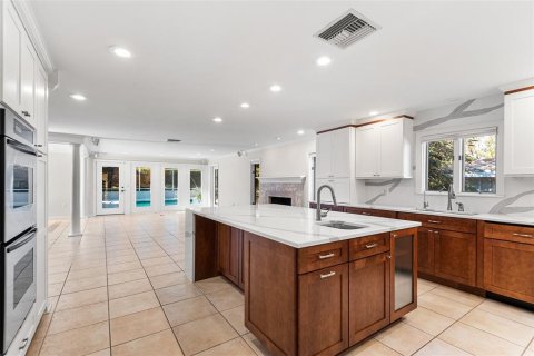 House in Lakeland, Florida 4 bedrooms, 340.02 sq.m. № 2140942 - photo 20