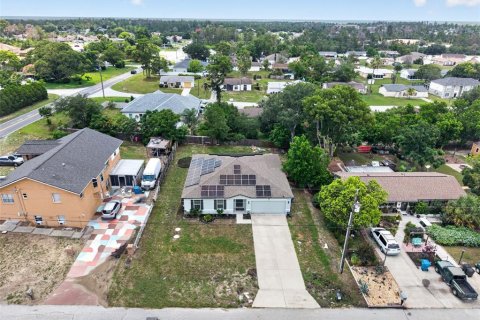 House in Spring Hill, Florida 4 bedrooms, 173.17 sq.m. № 2285235 - photo 4