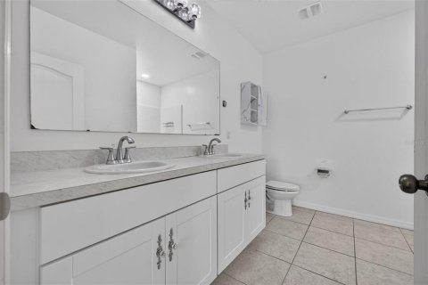 House in Spring Hill, Florida 4 bedrooms, 173.17 sq.m. № 2285235 - photo 9