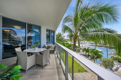 Condo in North Miami Beach, Florida, 2 bedrooms  № 2052927 - photo 23