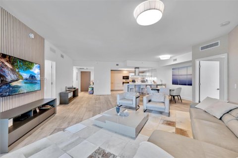 Condo in North Miami Beach, Florida, 2 bedrooms  № 2052927 - photo 4