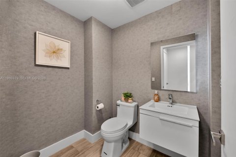 Condo in North Miami Beach, Florida, 2 bedrooms  № 2052927 - photo 19