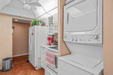 Condo in Lake Wales, Florida, 2 bedrooms  № 1052604 - photo 7