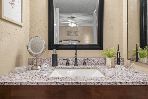 Condo in Lake Wales, Florida, 2 bedrooms  № 1052604 - photo 19