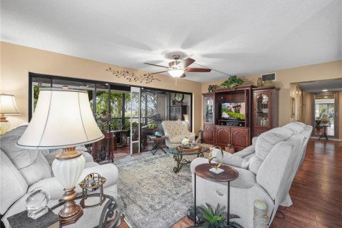 Condo in Lake Wales, Florida, 2 bedrooms  № 1052604 - photo 11