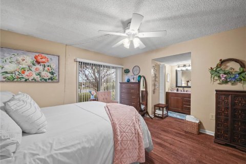 Condo in Lake Wales, Florida, 2 bedrooms  № 1052604 - photo 15