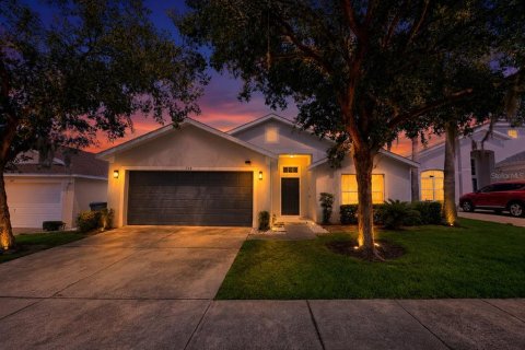 House in Davenport, Florida 4 bedrooms, 155.33 sq.m. № 2215079