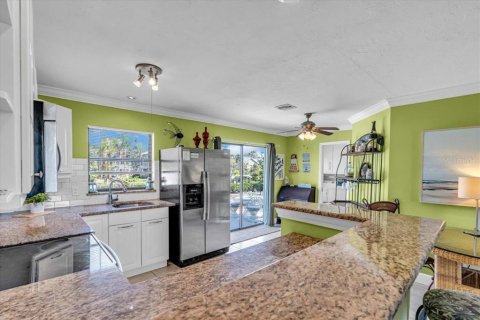 House in Nokomis, Florida 2 bedrooms, 107.4 sq.m. № 1586432 - photo 11