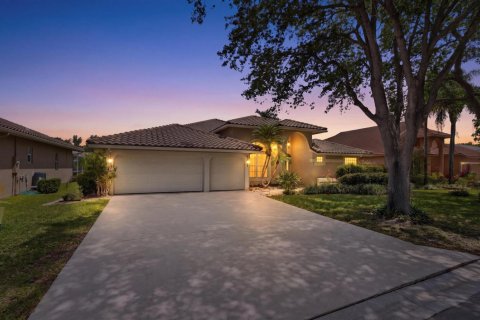 Villa ou maison à Coral Springs, Floride 4 chambres, 247.31 m2 № 2087401