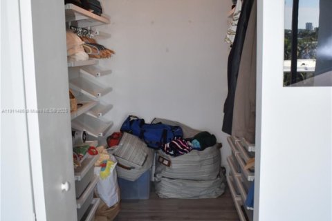 Copropriété à louer à Bay Harbor Islands, Floride: 2 chambres, 118.91 m2 № 1970963 - photo 24