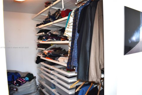 Copropriété à louer à Bay Harbor Islands, Floride: 2 chambres, 118.91 m2 № 1970963 - photo 25