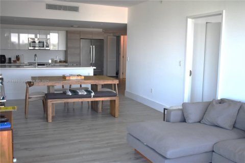 Copropriété à louer à Bay Harbor Islands, Floride: 2 chambres, 118.91 m2 № 1970963 - photo 13