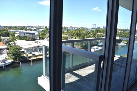 Copropriété à louer à Bay Harbor Islands, Floride: 2 chambres, 118.91 m2 № 1970963 - photo 23