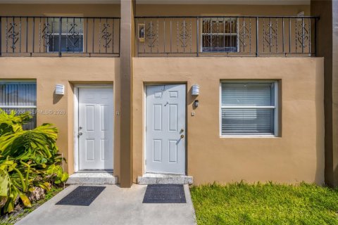 Immobilier commercial à vendre à Miami, Floride № 2171324 - photo 8
