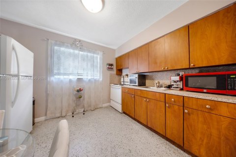 Immobilier commercial à vendre à Miami, Floride № 2171324 - photo 9