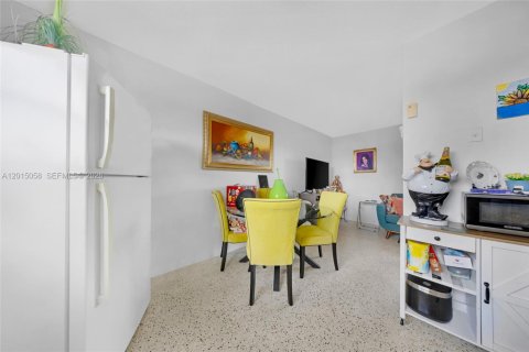 Immobilier commercial à vendre à Miami, Floride № 2171324 - photo 22