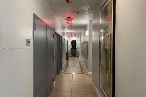 Copropriété à louer à Miami, Floride: 2 chambres, 84.91 m2 № 1798831 - photo 4