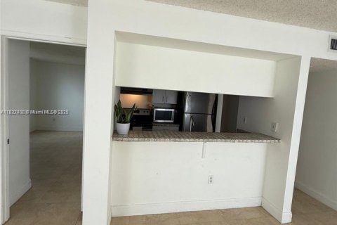 Copropriété à louer à Miami, Floride: 2 chambres, 84.91 m2 № 1798831 - photo 8
