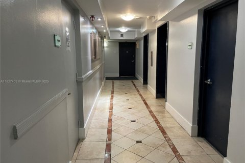Copropriété à louer à Miami, Floride: 2 chambres, 84.91 m2 № 1798831 - photo 3