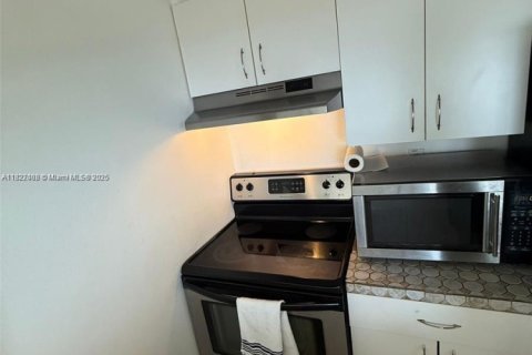 Copropriété à louer à Miami, Floride: 2 chambres, 84.91 m2 № 1798831 - photo 10