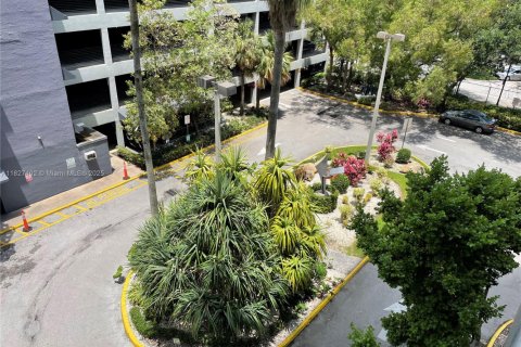 Copropriété à louer à Miami, Floride: 2 chambres, 84.91 m2 № 1798831 - photo 2