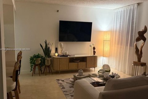 Copropriété à louer à Miami, Floride: 2 chambres, 84.91 m2 № 1798831 - photo 7