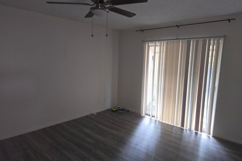 Villa ou maison à louer à Margate, Floride: 2 chambres, 109.07 m2 № 2431341 - photo 16