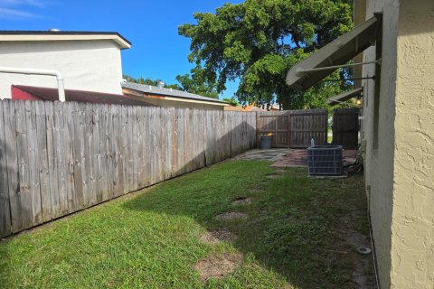 Villa ou maison à louer à Margate, Floride: 2 chambres, 109.07 m2 № 2431341 - photo 21