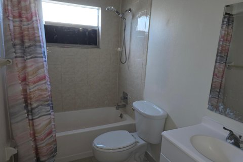 Villa ou maison à louer à Margate, Floride: 2 chambres, 109.07 m2 № 2431341 - photo 12