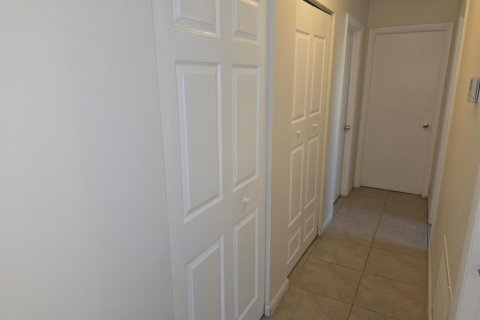 Villa ou maison à louer à Margate, Floride: 2 chambres, 109.07 m2 № 2431341 - photo 10