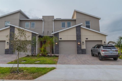 Condominio en venta en Davenport, Florida, 3 dormitorios, 166.02 m2 № 1904299 - foto 1