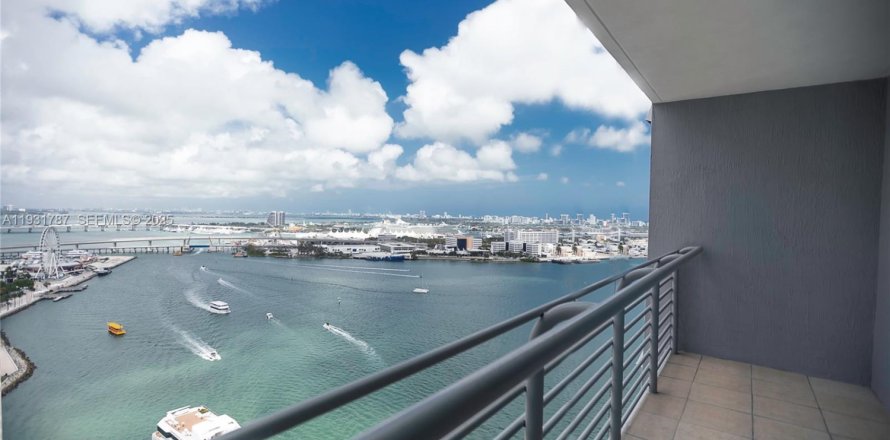 Condo in Miami, Florida, 1 bedroom  № 2052763