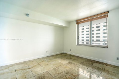 Condo in Miami, Florida, 1 bedroom  № 2052763 - photo 14