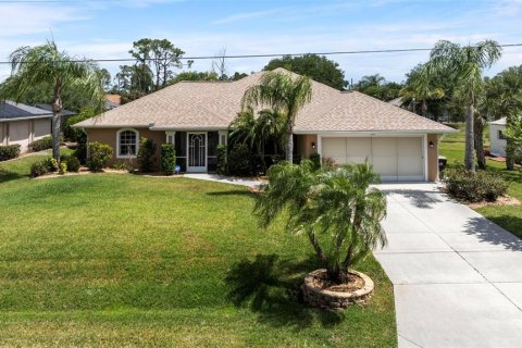 House in North Port, Florida 3 bedrooms, 154.87 sq.m. № 1622651 - photo 1