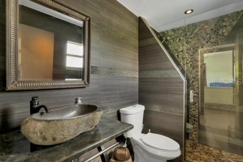 Casa en alquiler en Fort Myers, Florida, 4 dormitorios, 264.49 m2 № 1916483 - foto 7