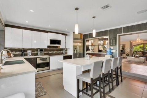 Casa en alquiler en Fort Myers, Florida, 4 dormitorios, 264.49 m2 № 1916483 - foto 4